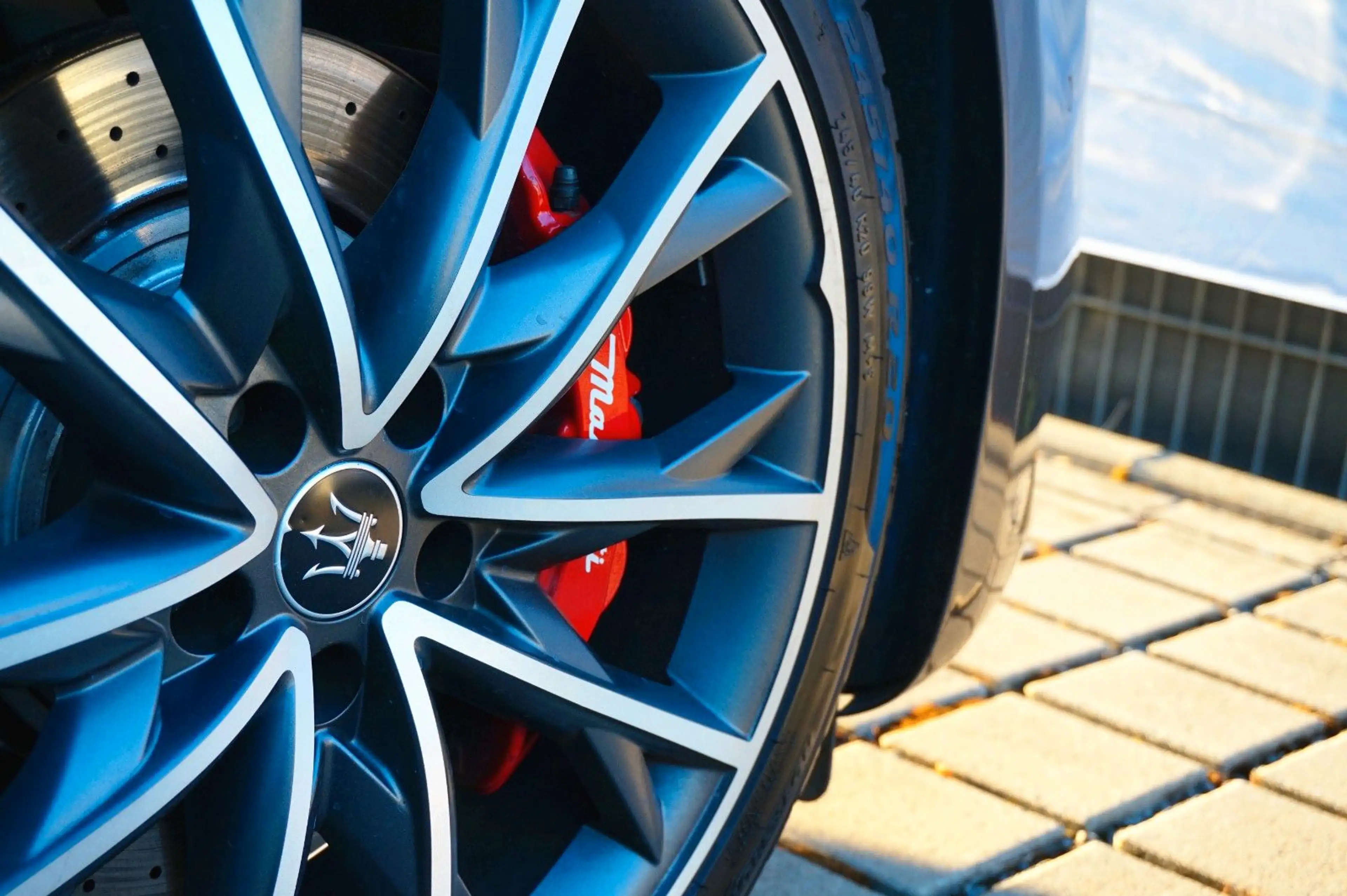 Maserati Ghibli 3.0 V6 GranSport S*Leder Rot~High-End B&W — photo 11