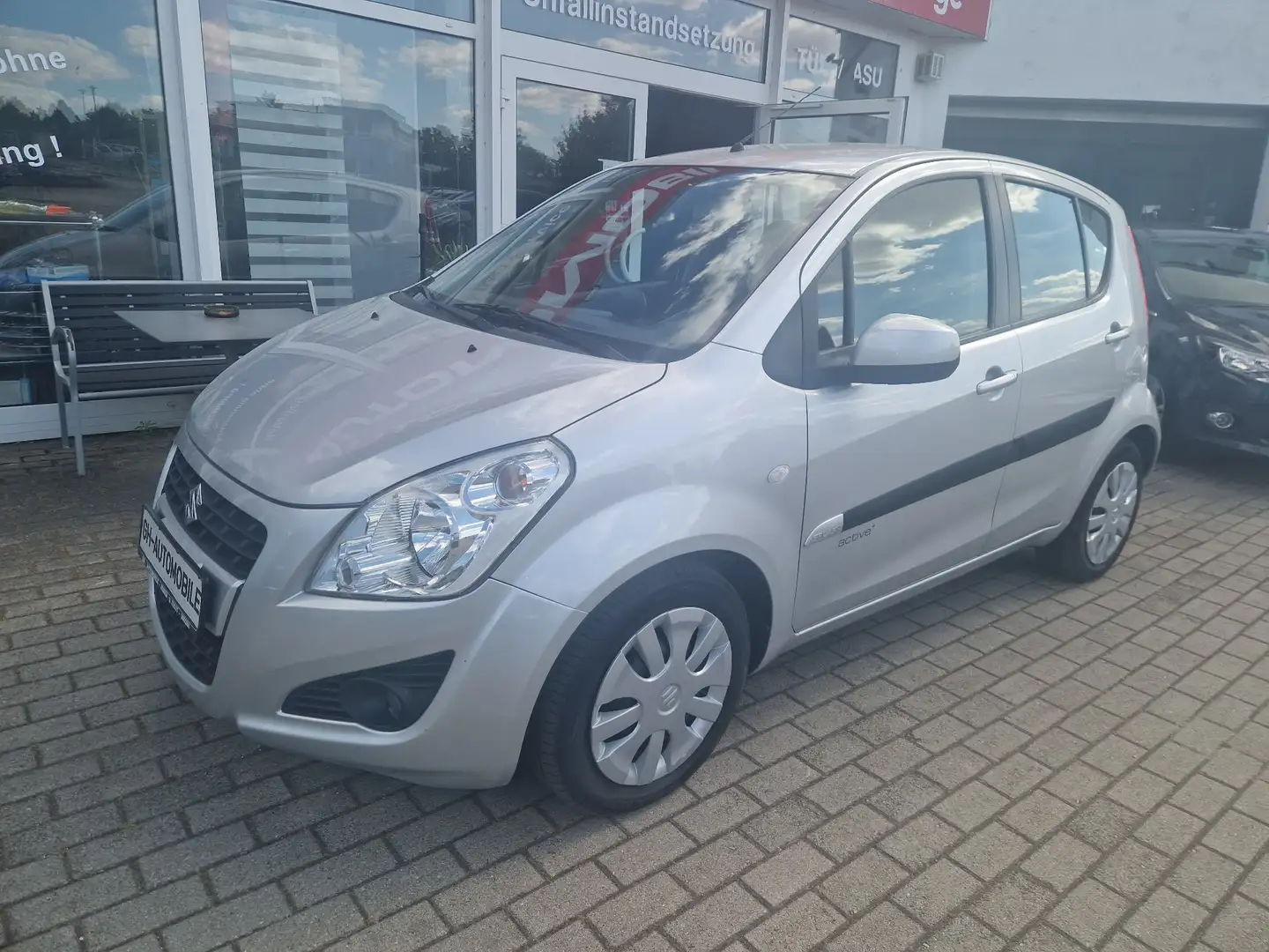 Suzuki Splash 1.2 Automatik active+ / Klima+SHZ+PDC / Silber - 1