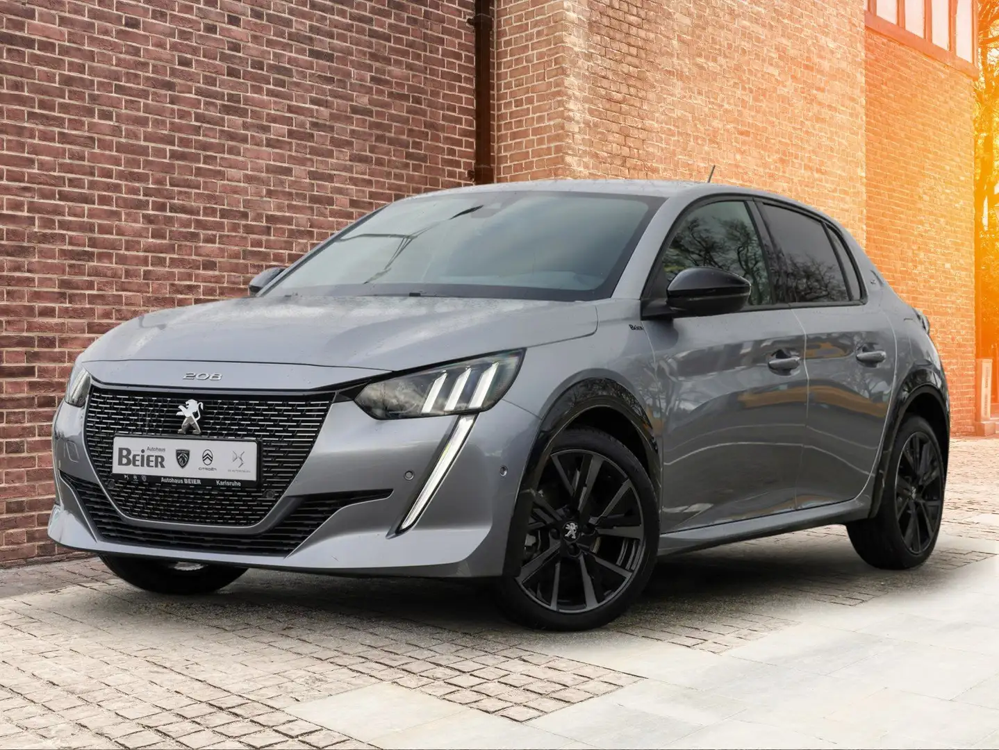 Peugeot 208 1,2 PureTech 101 GT Sitzh./ Kam/ Klimaau. Grau - 2