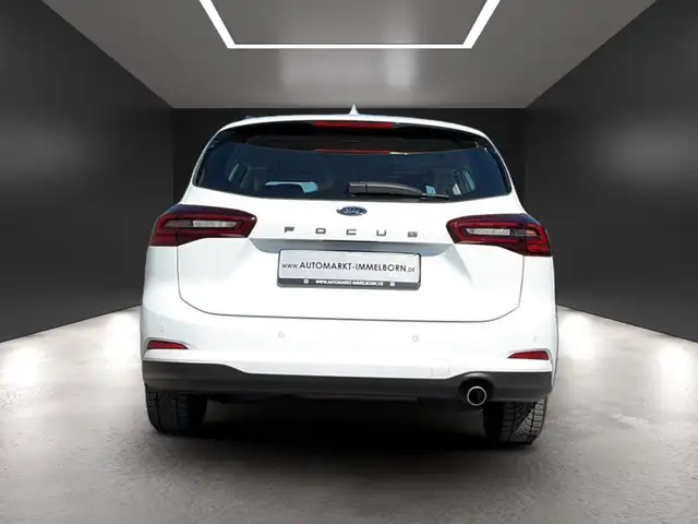 Ford Focus view 10
