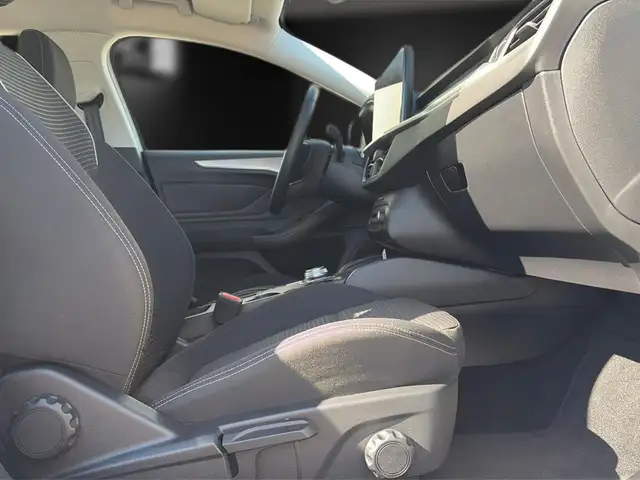 Ford Focus view 15