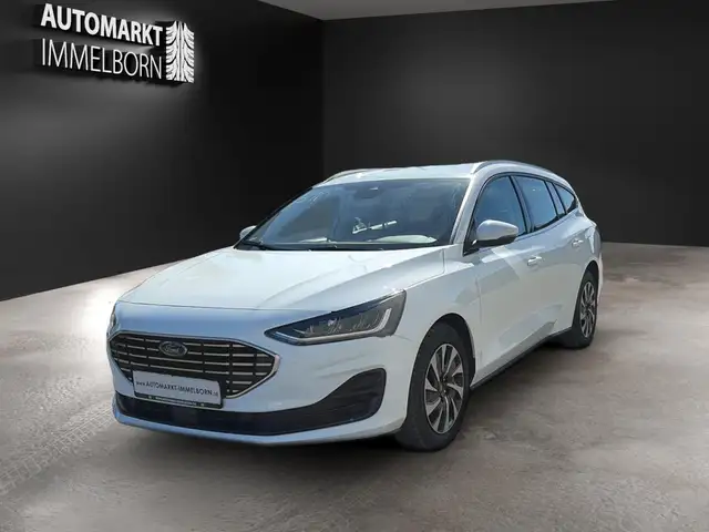 Ford Focus view 3