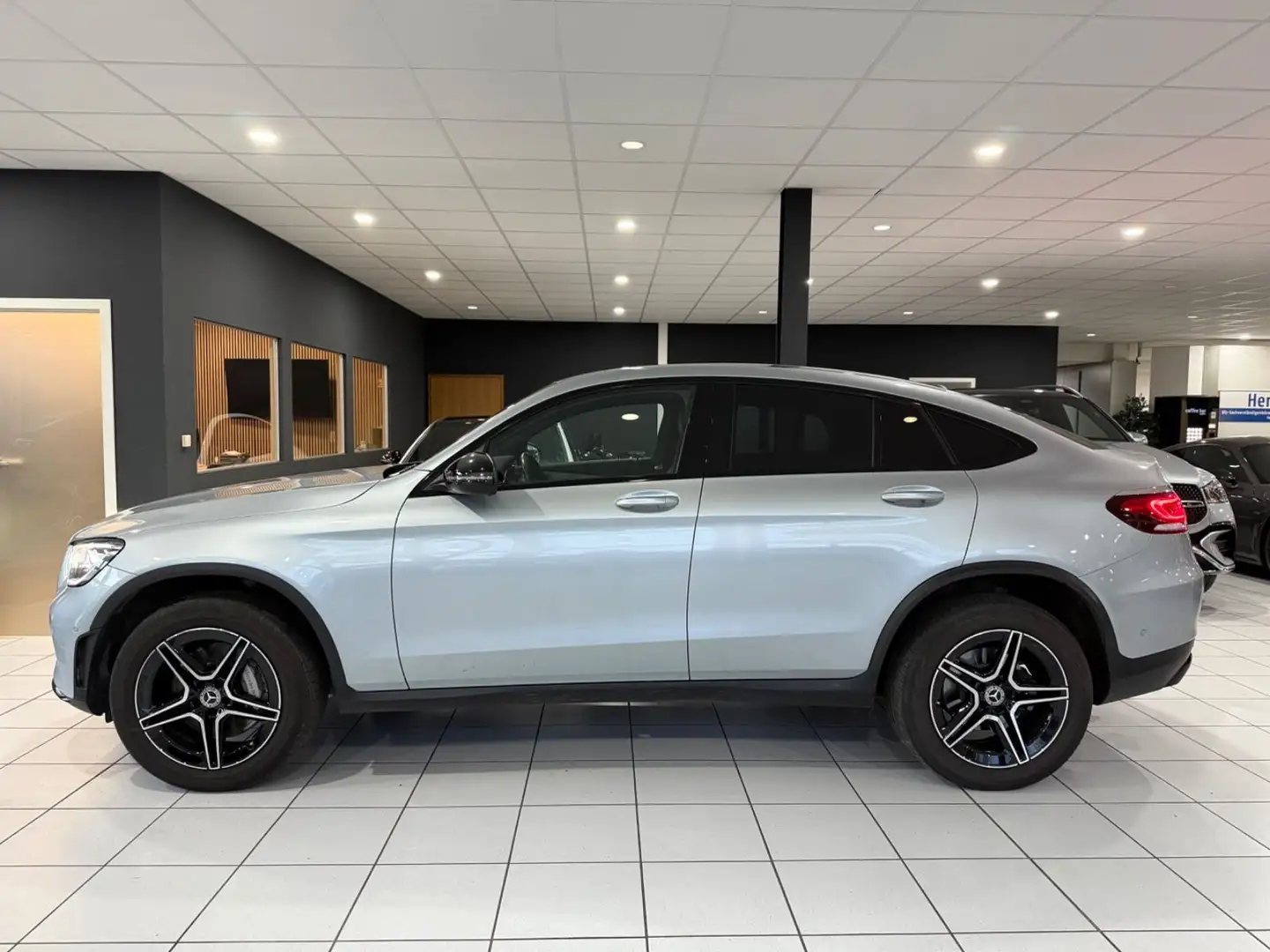 Mercedes-Benz GLC 300 de Coupe 4M*AMG-LINE*DISTRONIC*KAMERA*AH Silber - 2