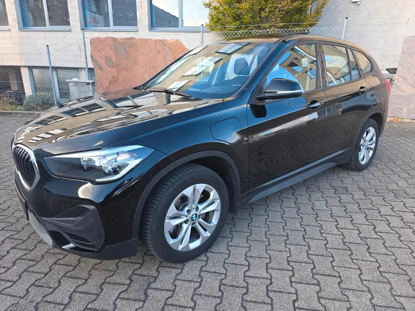 BMW X1 xDrive 25 e Advantage*PANORAMA*AHK Noir - 1