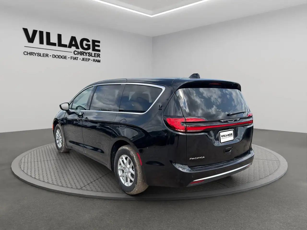 Chrysler Pacifica снимка Chrysler Pacifica