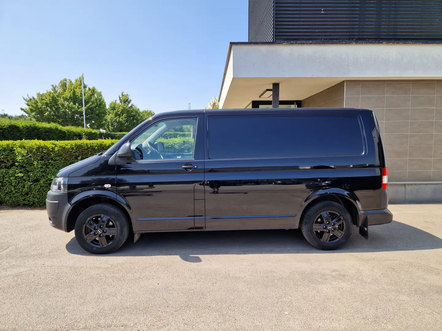 Volkswagen T5 Transporter 2.0 TDI 102PK Airco *geïsoleerd* Basis camper Noir - 2
