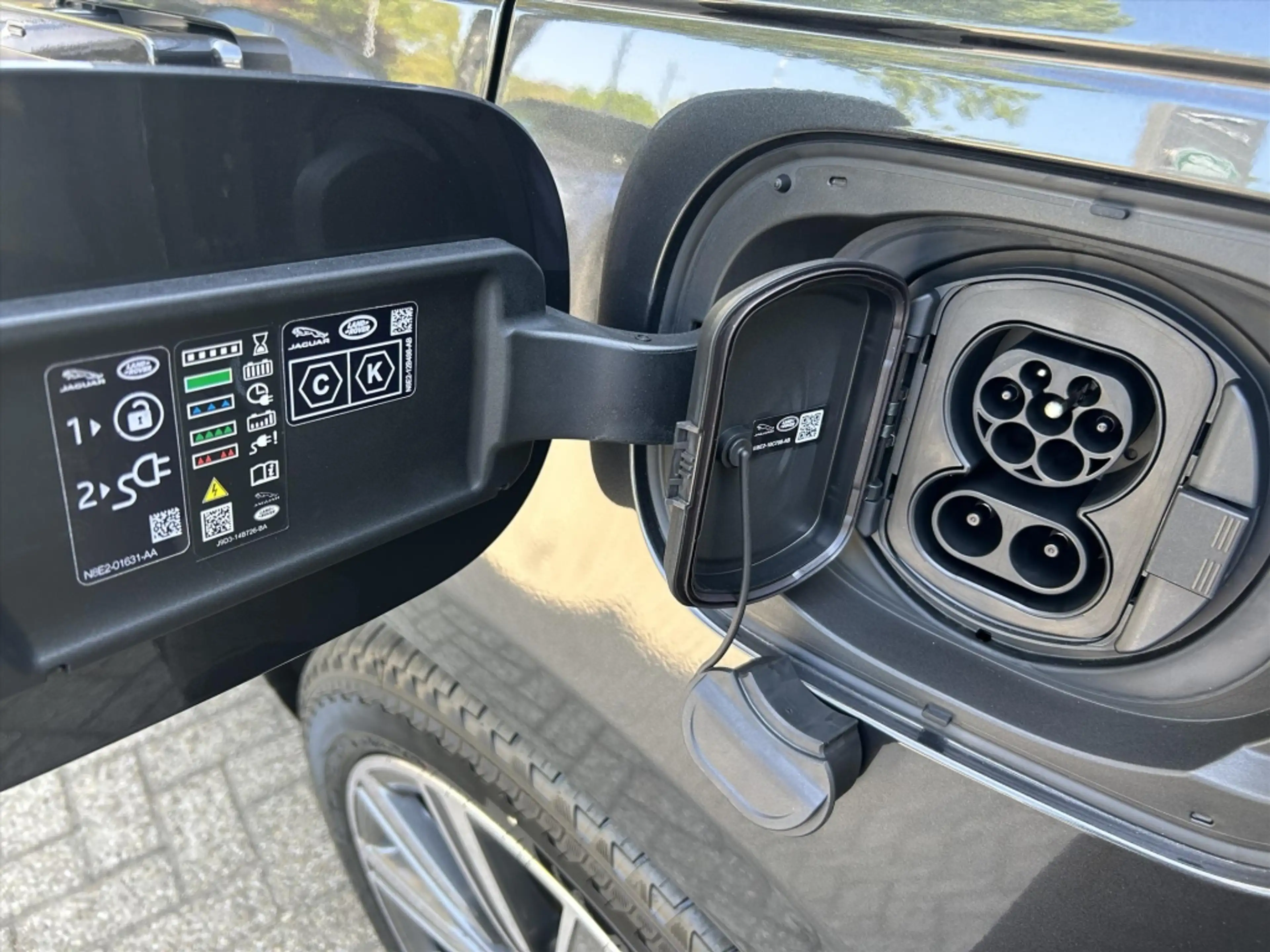 Land Rover Range Rover P550e PHEV AWD Autobiography — photo 11