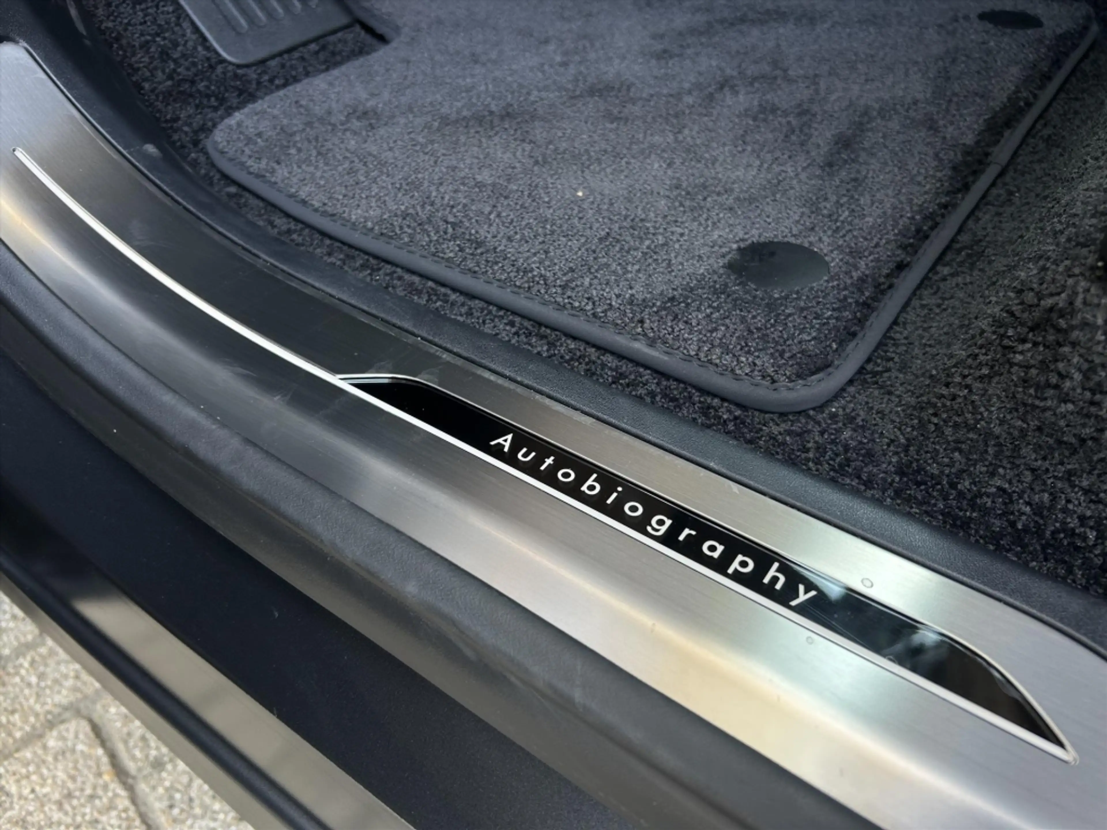 Land Rover Range Rover P550e PHEV AWD Autobiography — photo 13