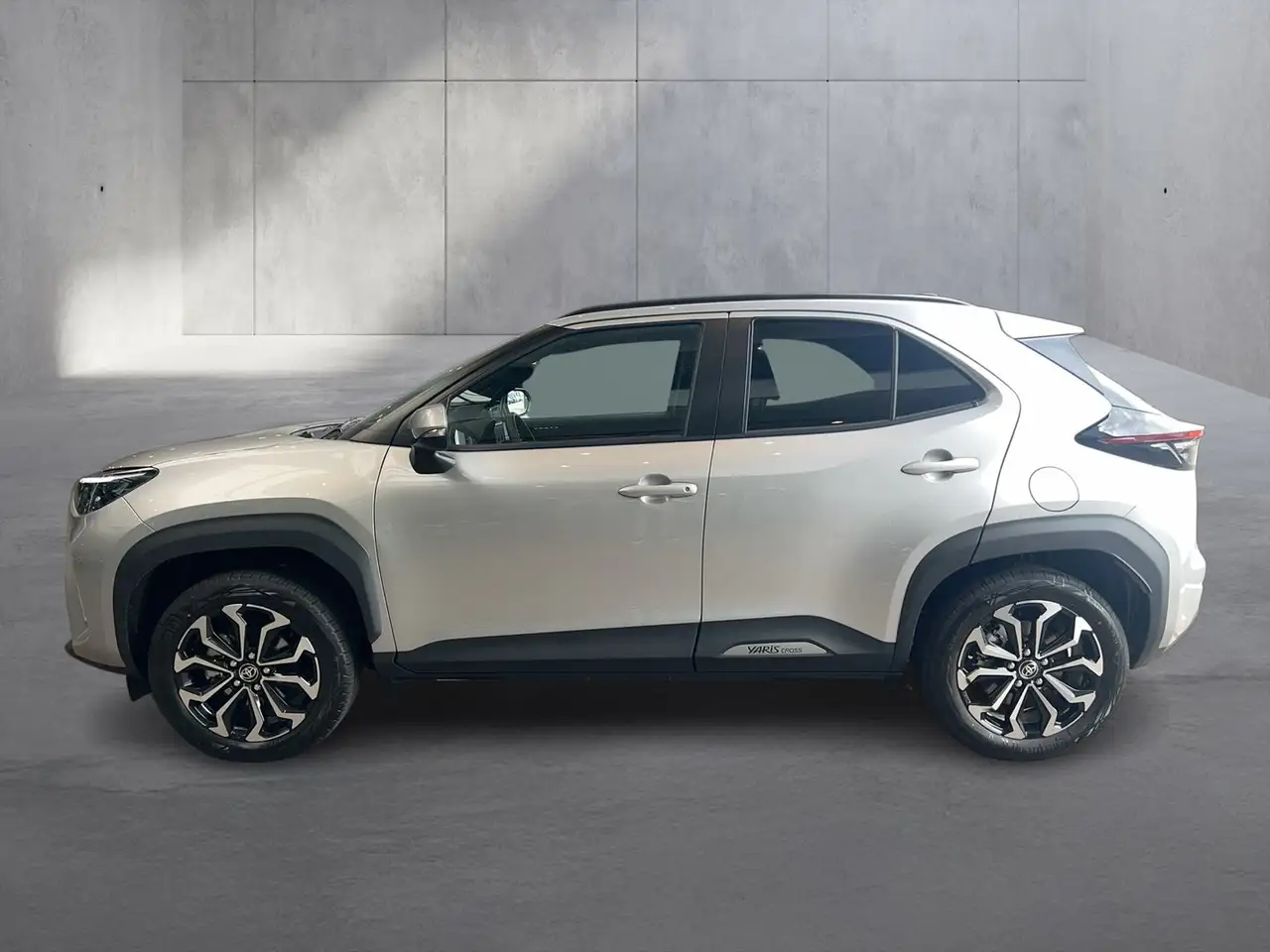 Toyota Yaris Cross Hybrid FWD Active Drive, миниатюра 2