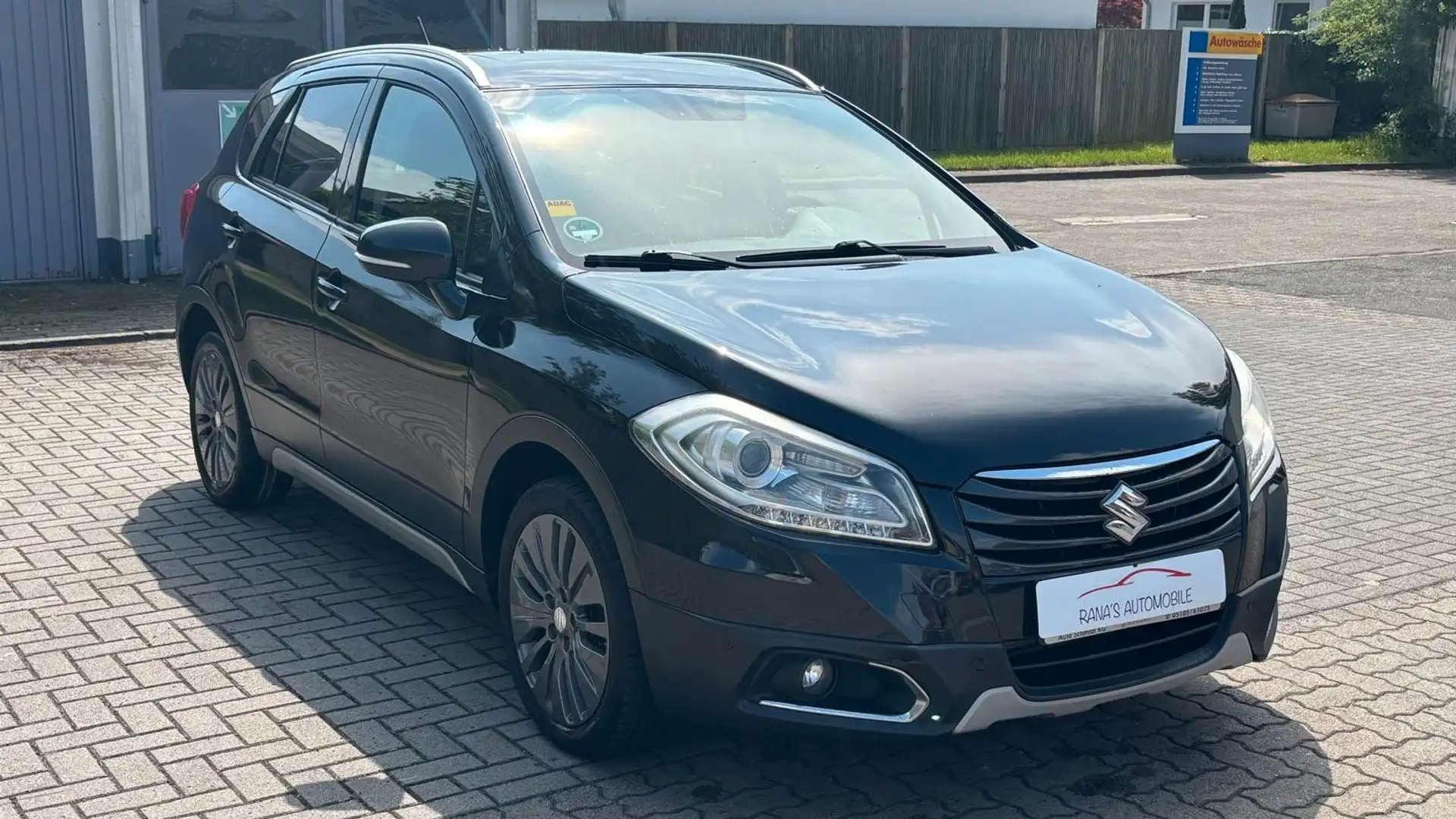 Suzuki SX4 S-Cross Club(Leder Pano 1Hand Navi Kamera) Schwarz - 2