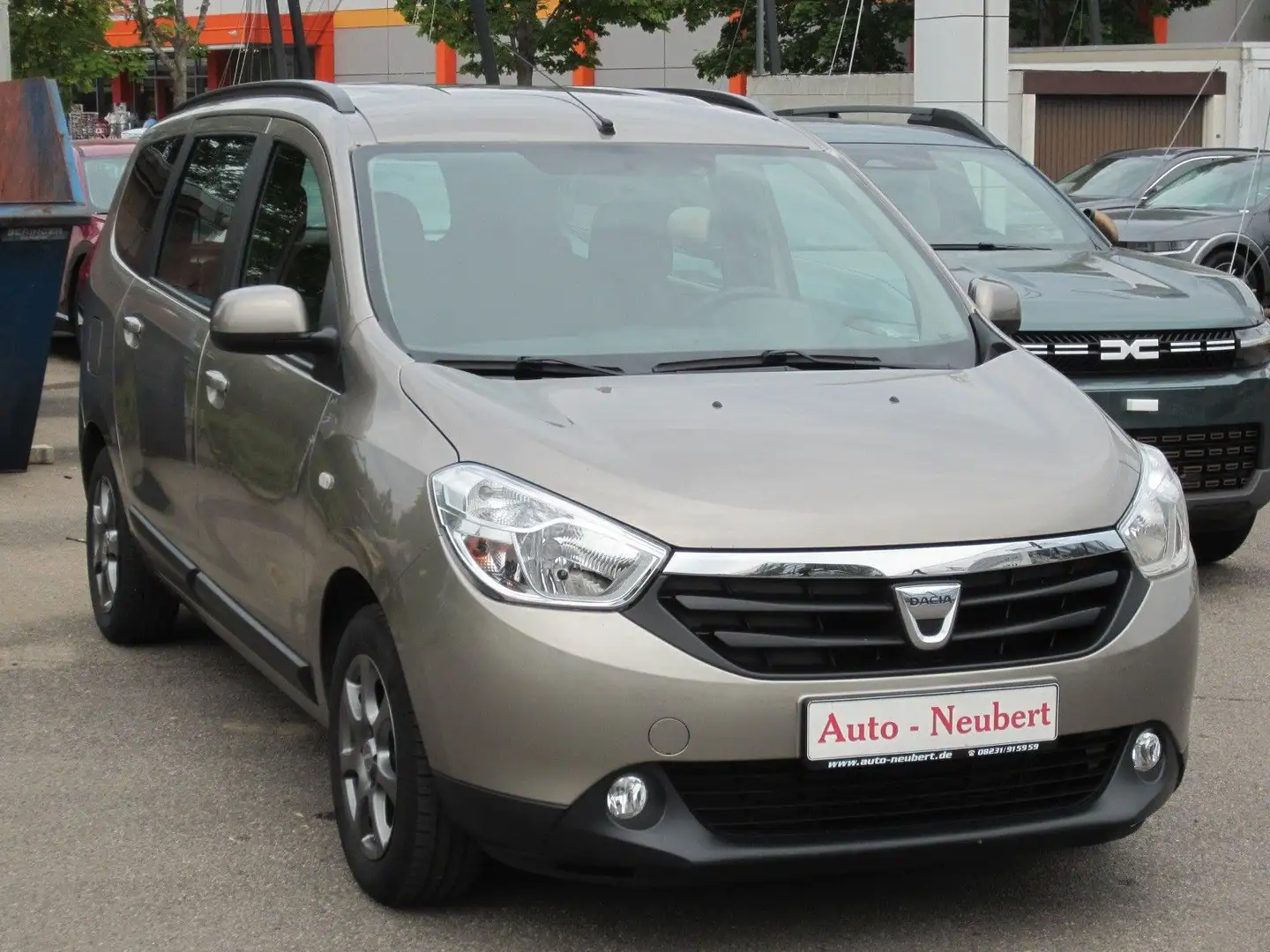 Dacia Lodgy Laureate Marrone - 1