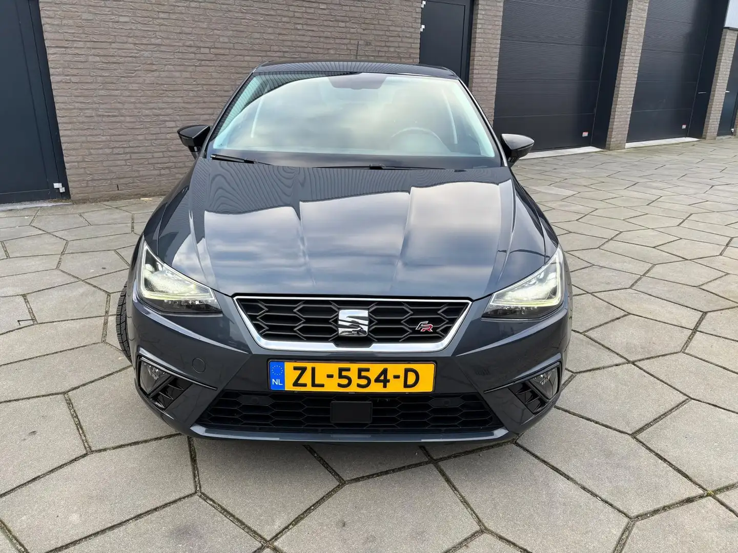 SEAT Ibiza 1.0 TSI FR Business Intense|Airco| Sportief|4x All Grau - 2