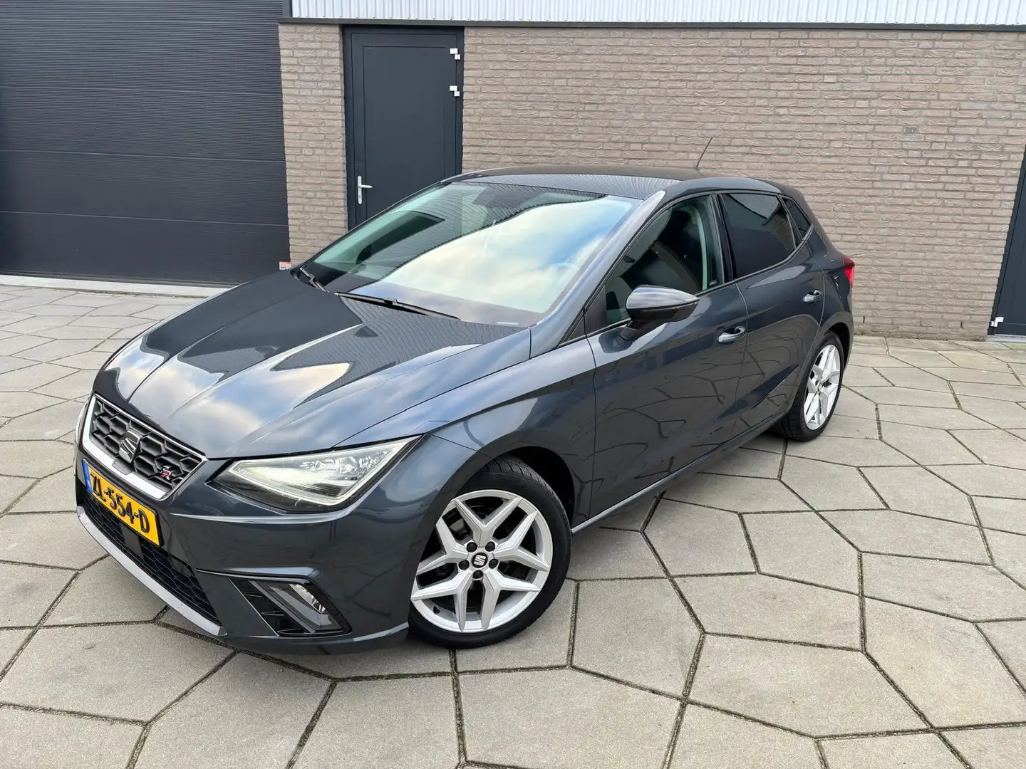 SEAT Ibiza 1.0 TSI FR Business Intense|Airco| Sportief|4x All Grau - 1
