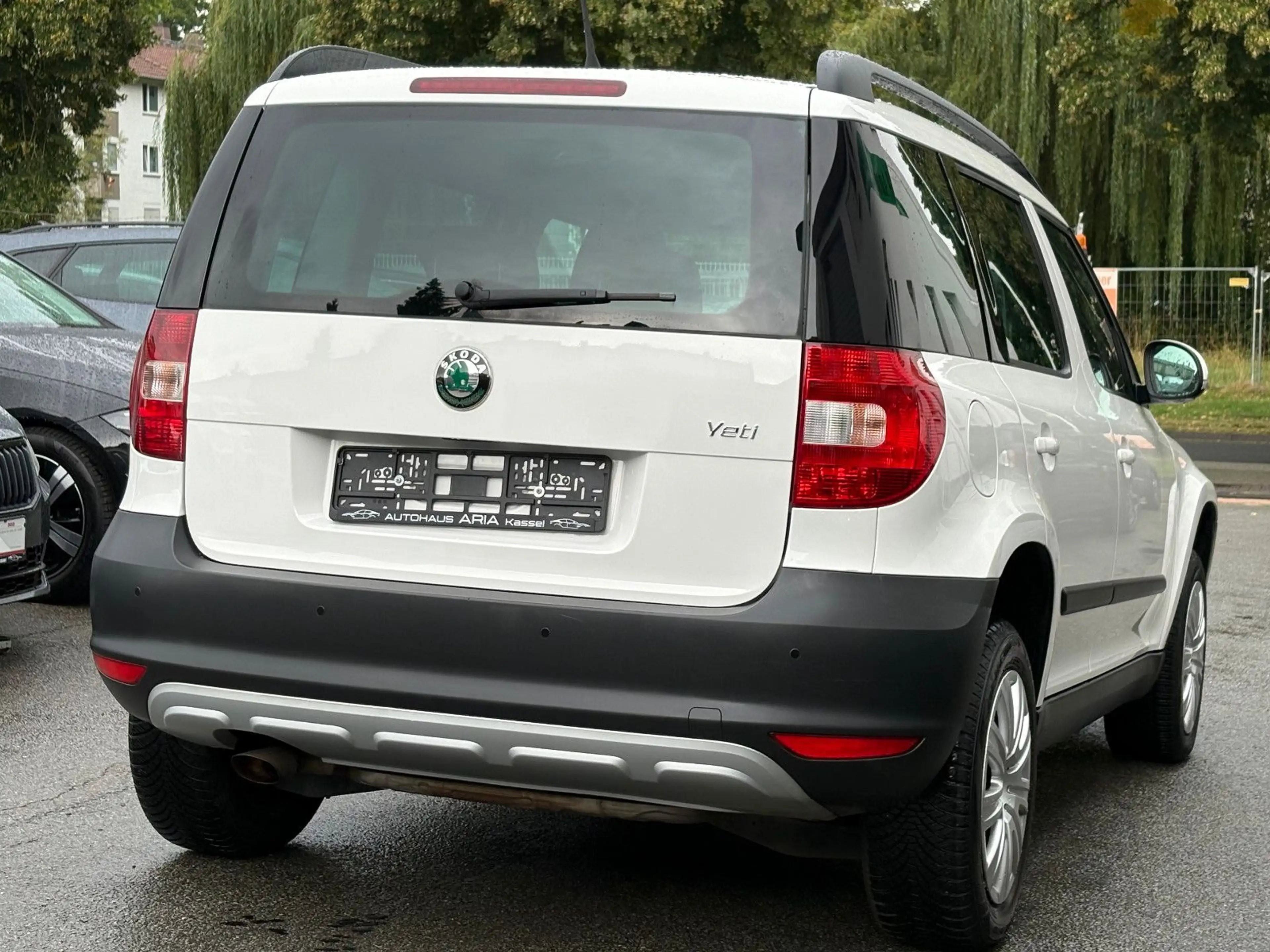 Skoda Yeti Active Plus Edition PDC SHZ KETTE&TÜV NEU! — photo 6
