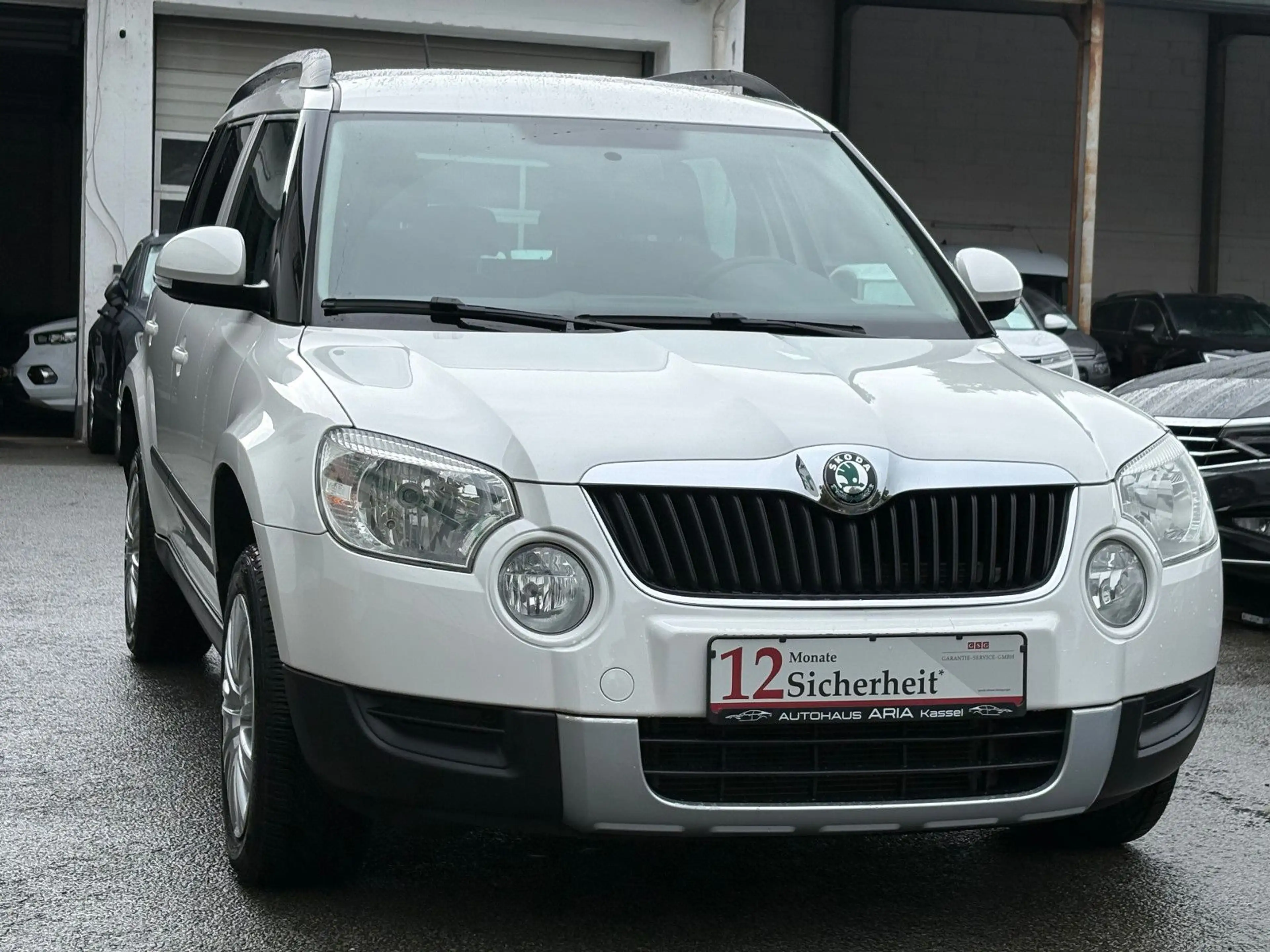 Skoda Yeti Active Plus Edition PDC SHZ KETTE&TÜV NEU! — photo 5