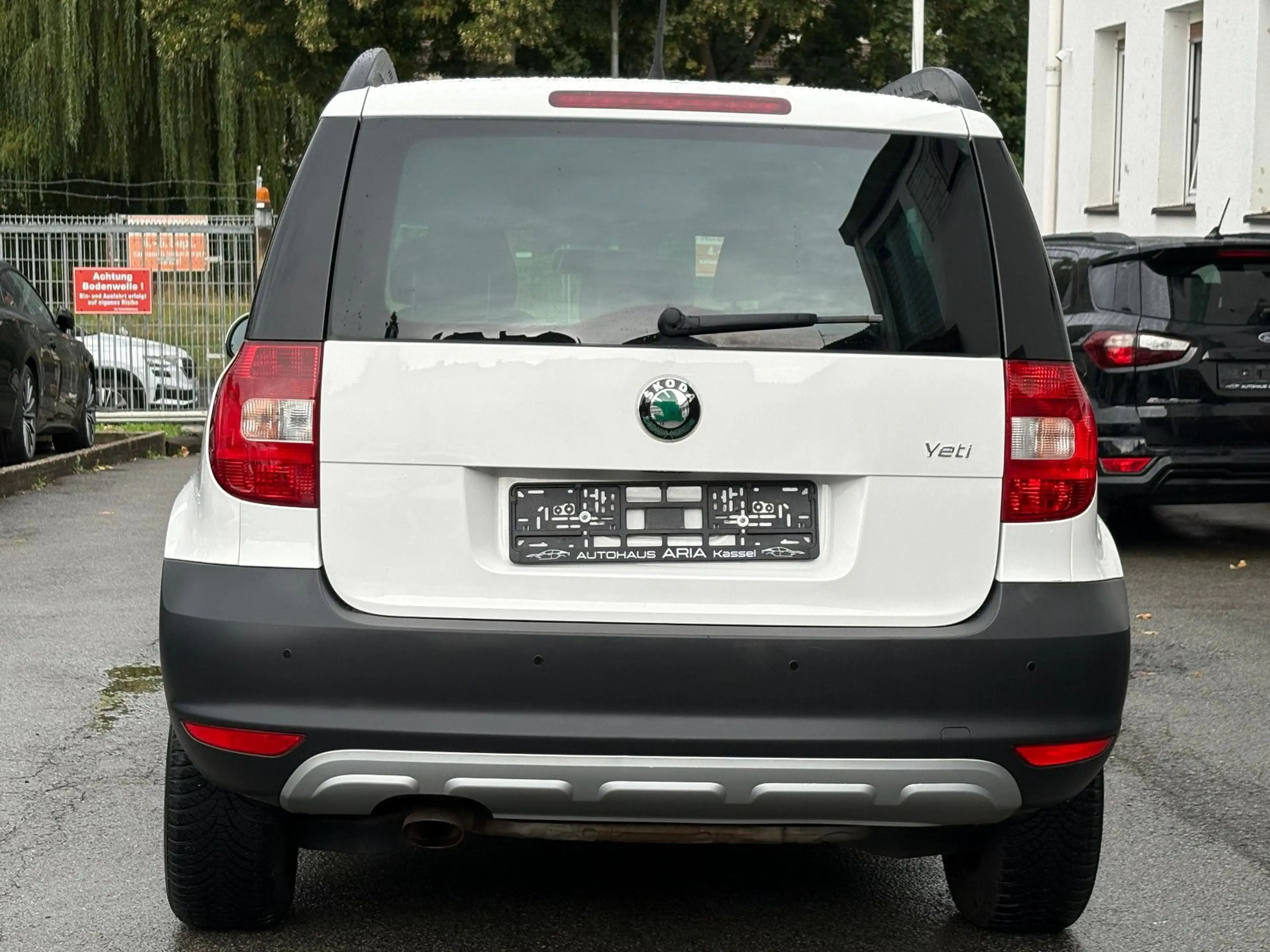 Skoda Yeti Active Plus Edition PDC SHZ KETTE&TÜV NEU! — photo 8