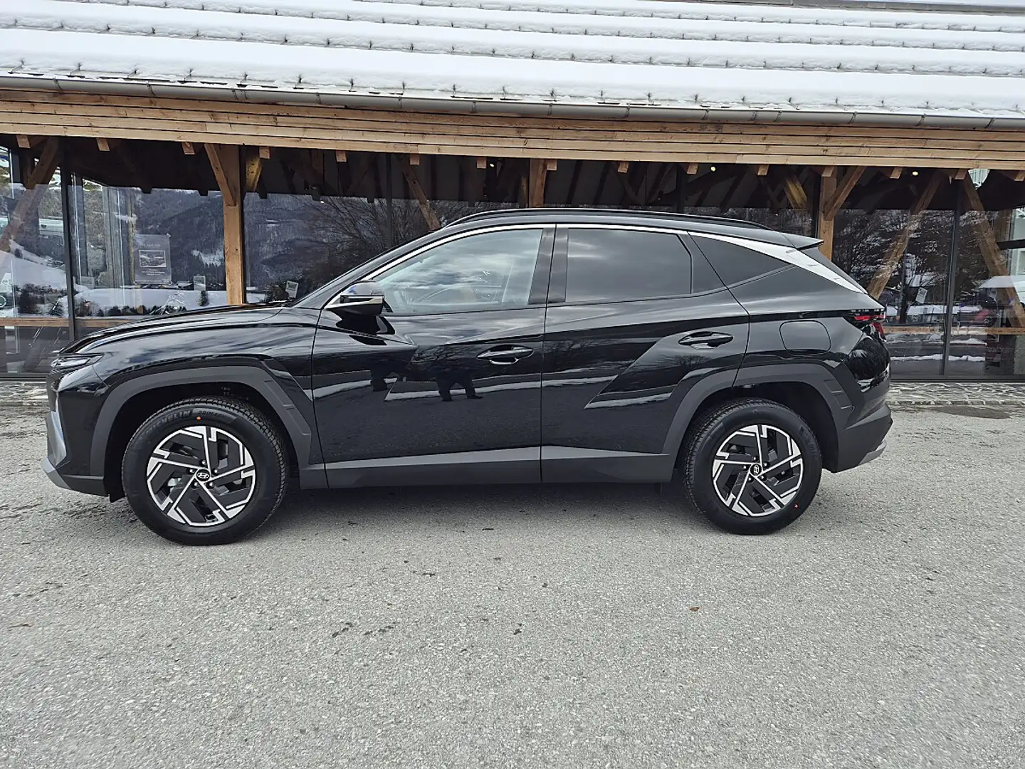 Hyundai TUCSON Tucson 1,6 T-GDI PHEV 4WD Jubilé Aut. Schwarz - 2