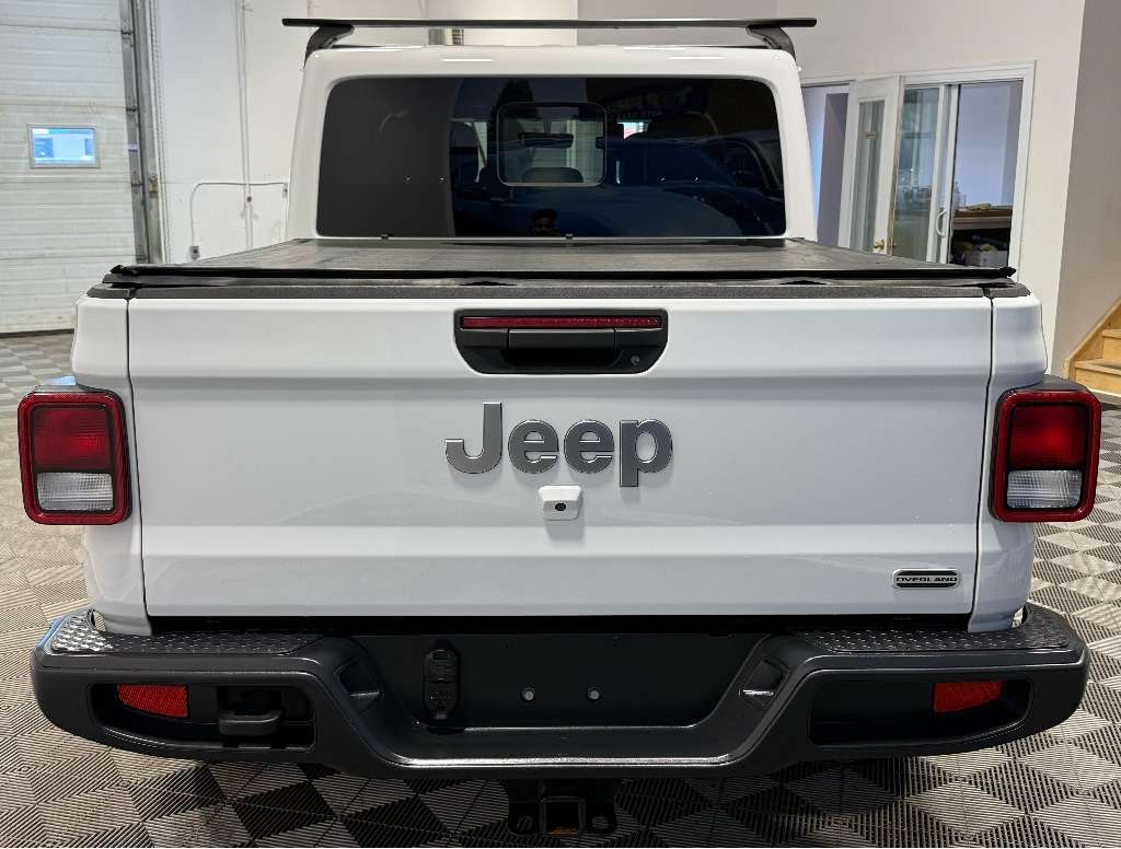 2021 Jeep Gladiator Overland, Leather, Painted Hard Top, One Owner! — снимка 4
