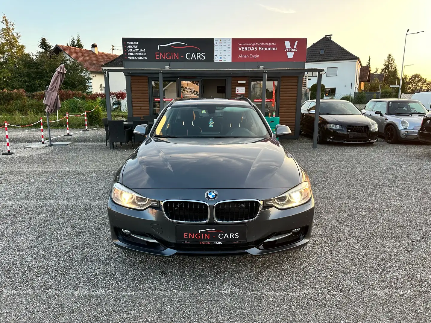 BMW 330 330d xDrive Touring Aut. SPORT Grigio - 2