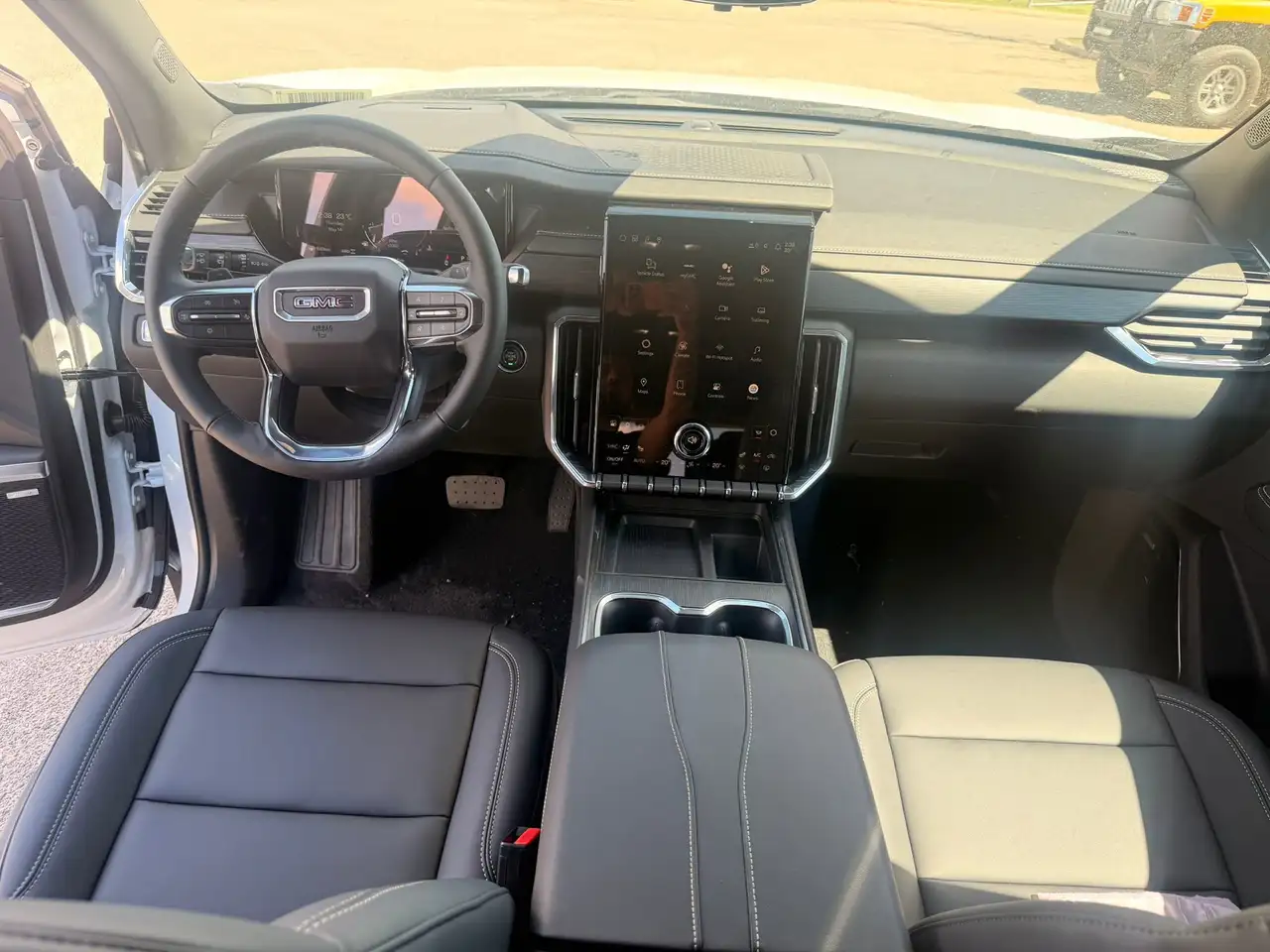GMC Acadia снимка GMC Acadia