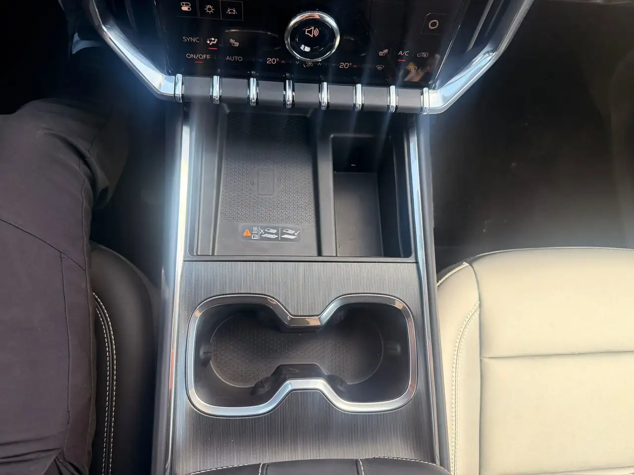 GMC Acadia снимка GMC Acadia