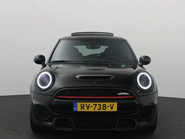 Mini Hatch view 24