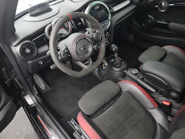 Mini Hatch view 8
