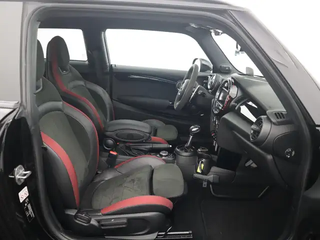 Mini Hatch view 29
