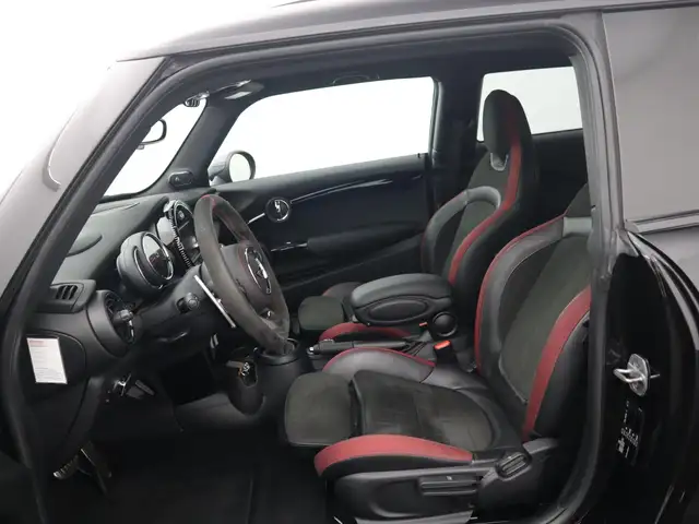 Mini Hatch view 30