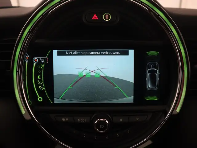 Mini Hatch view 9