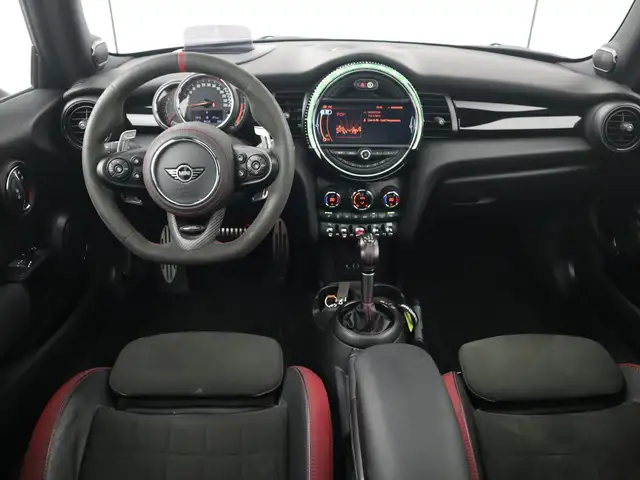 Mini Hatch view 28