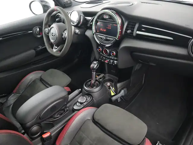 Mini Hatch view 27