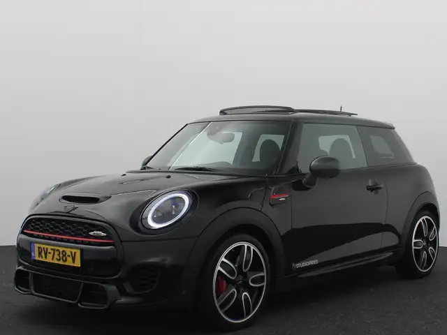 Mini Hatch view 26