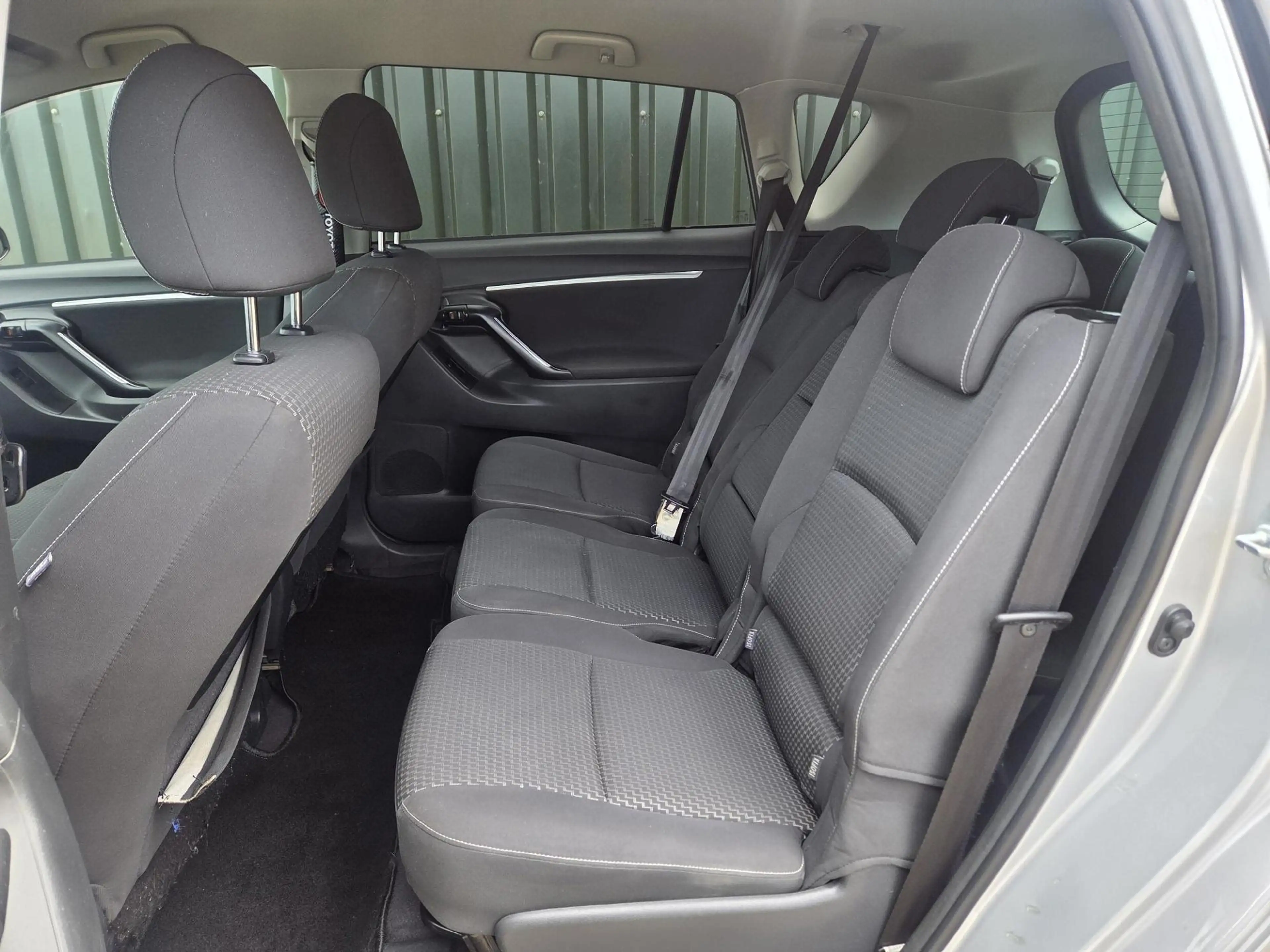 Toyota Verso 1.6 VVT-i Business 7 persoons — photo 12