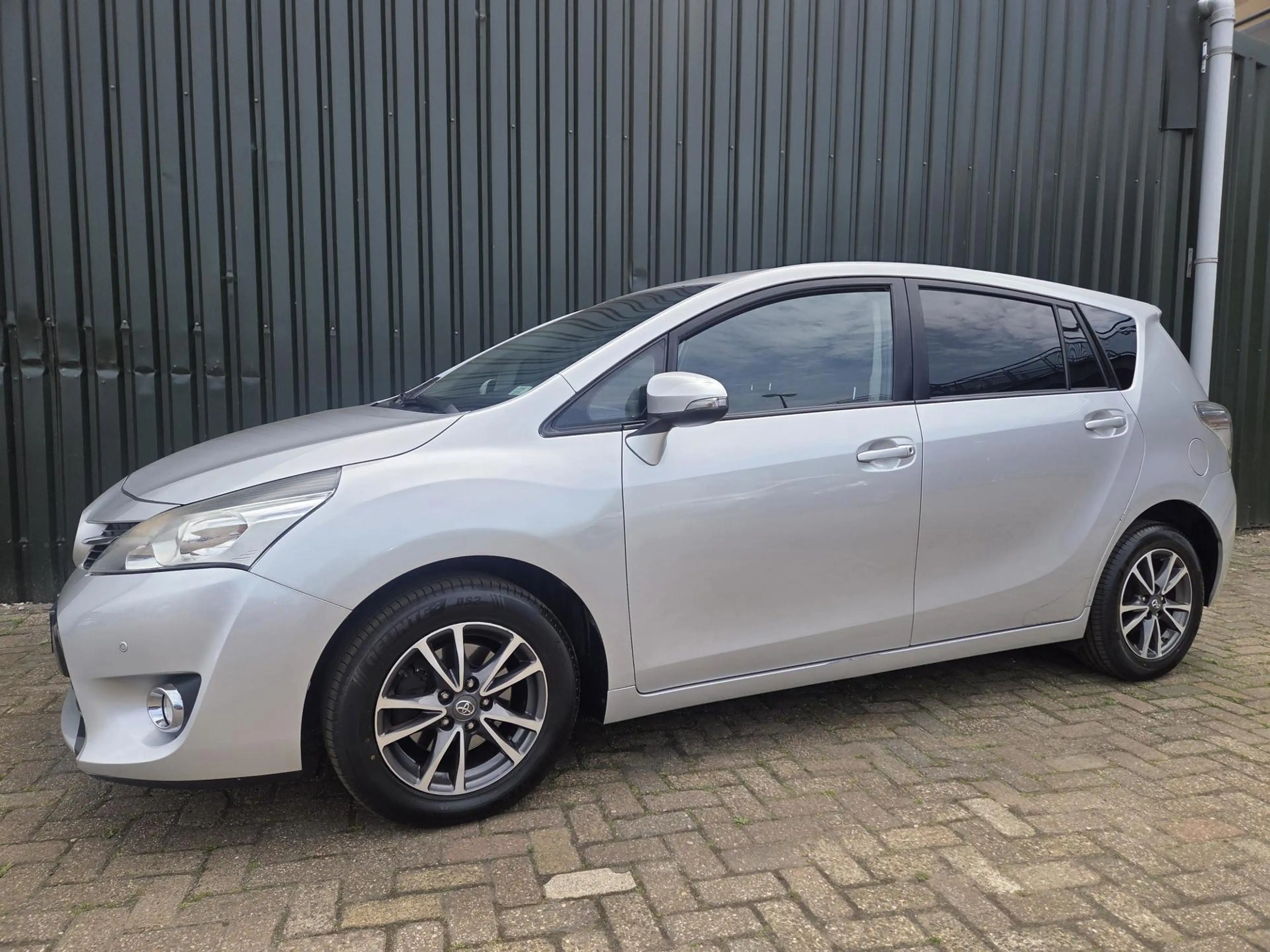 Toyota Verso 1.6 VVT-i Business 7 persoons — photo 2