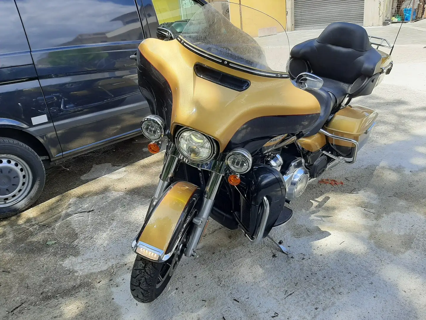 Harley-Davidson Electra Glide Touring Limited Oro - 1
