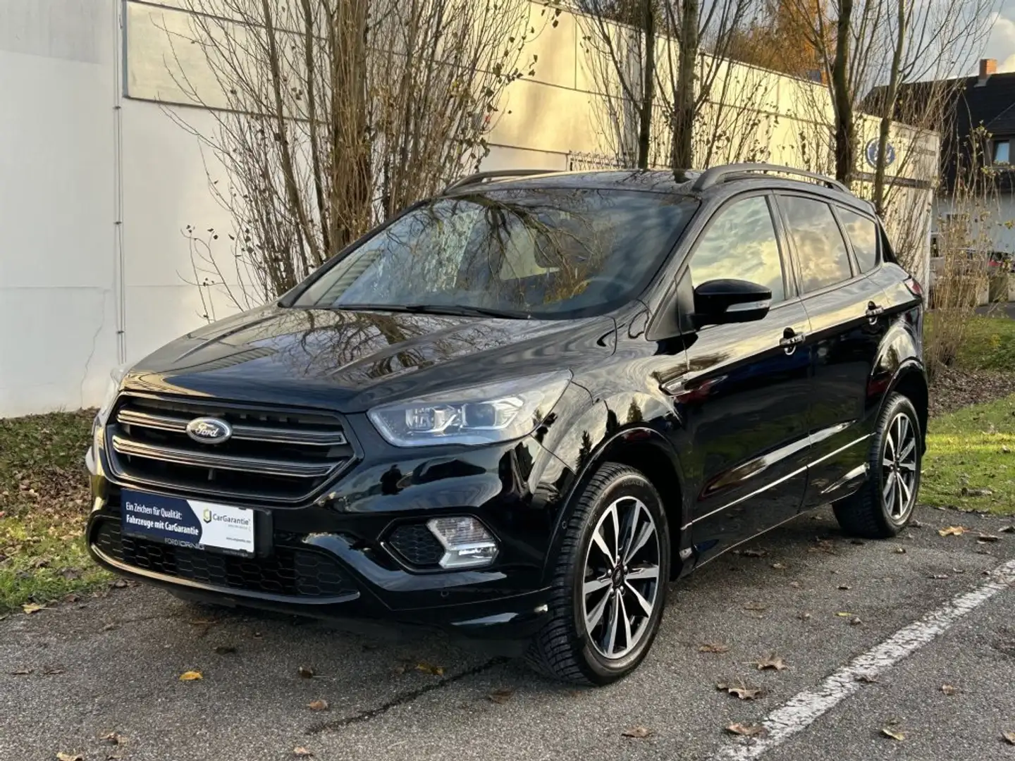 Ford Kuga ST-Line 2.0TDCI 120PS Powershift Schwarz - 1
