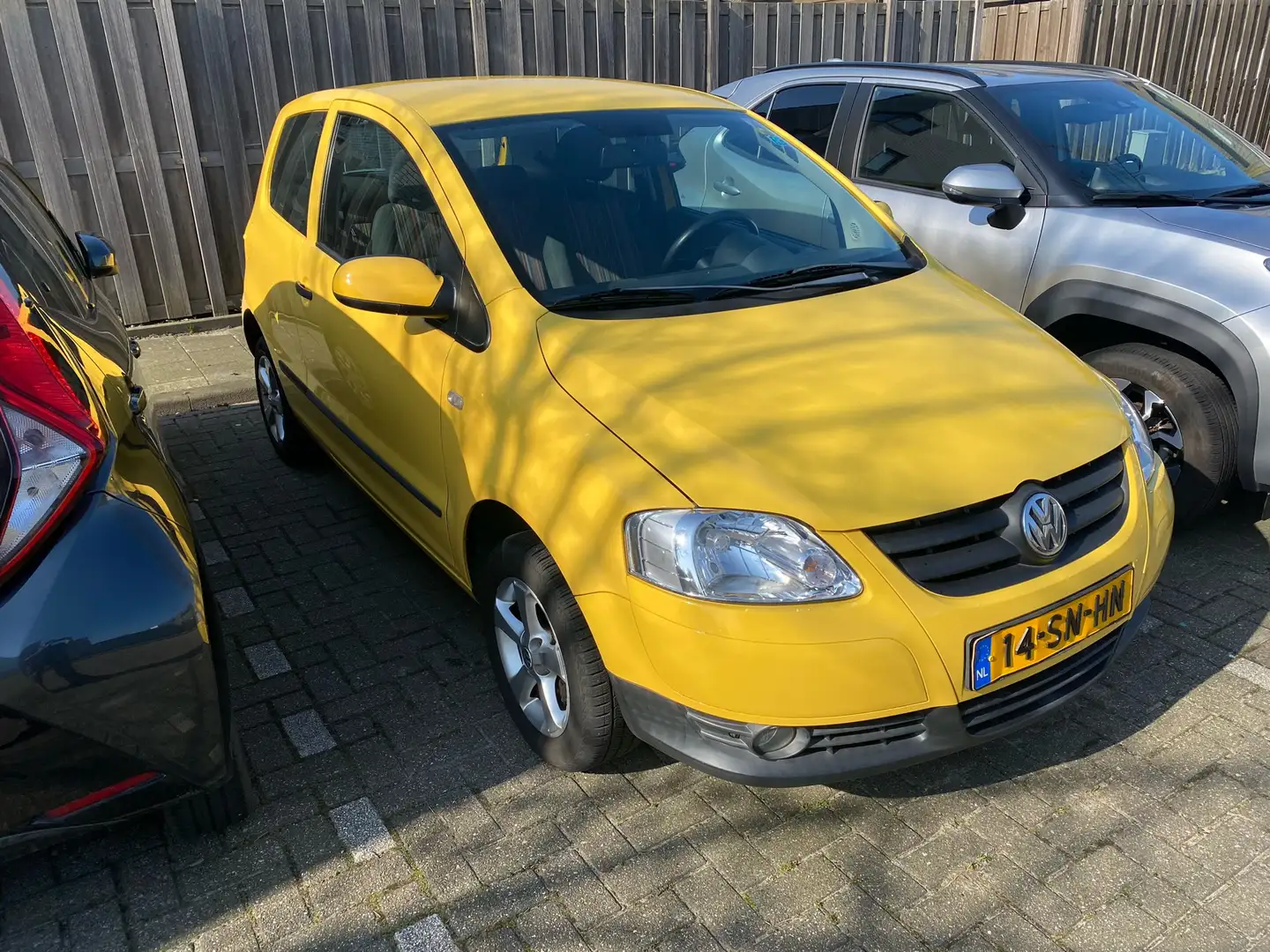 Volkswagen Fox 1.4 Trendline Yellow - 1