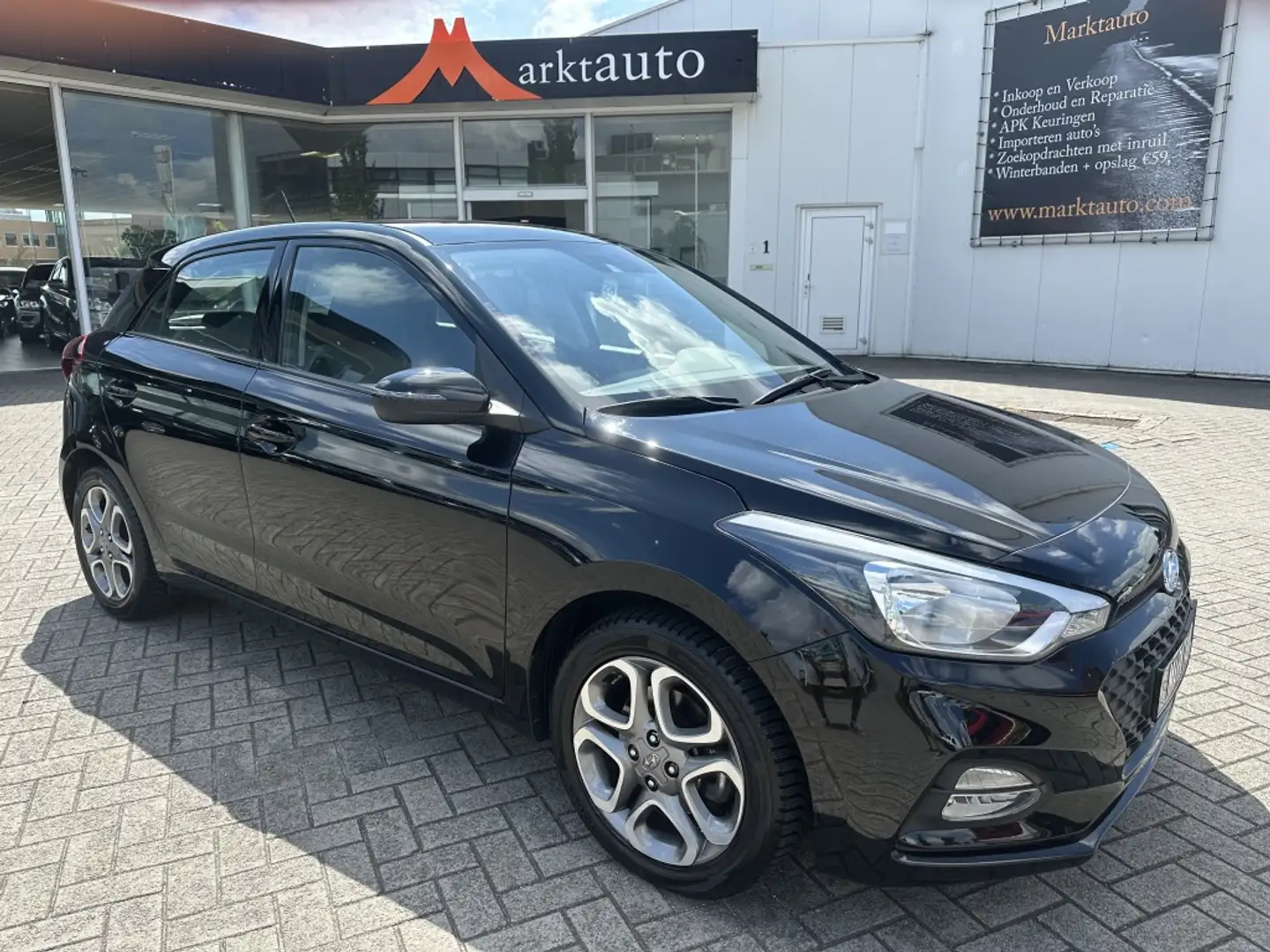 Hyundai i20 1.0 T-GDI Comfort Carplay Cruise Camera Bluetooth Schwarz - 1