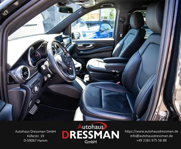 Mercedes-Benz V-Class view 10