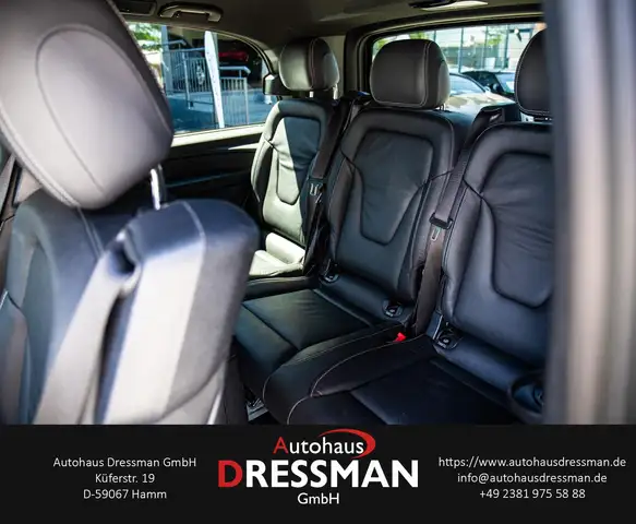 Mercedes-Benz V-Class view 13