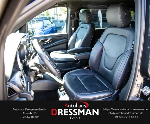 Mercedes-Benz V-Class view 11