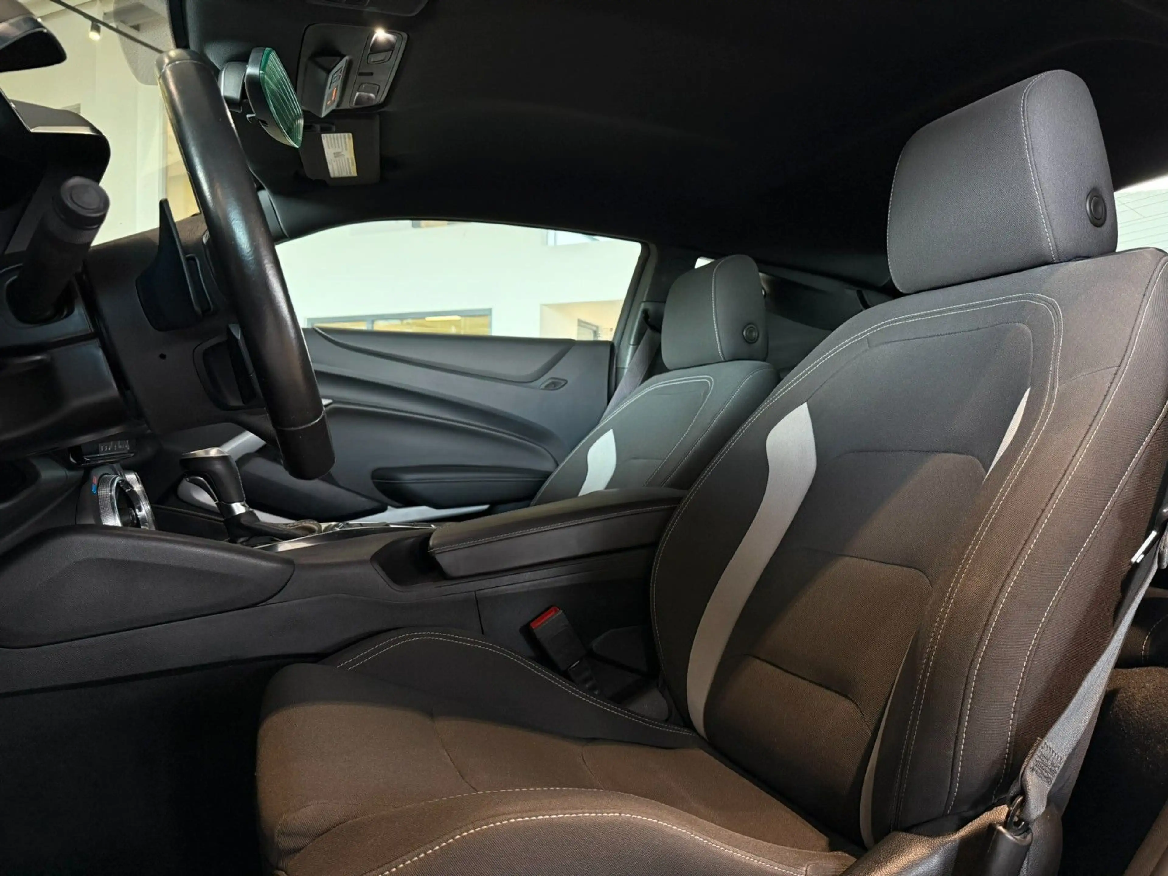 Chevrolet Camaro Coupé Turbo*Kamera*CarPlay*BOSE* — photo 12