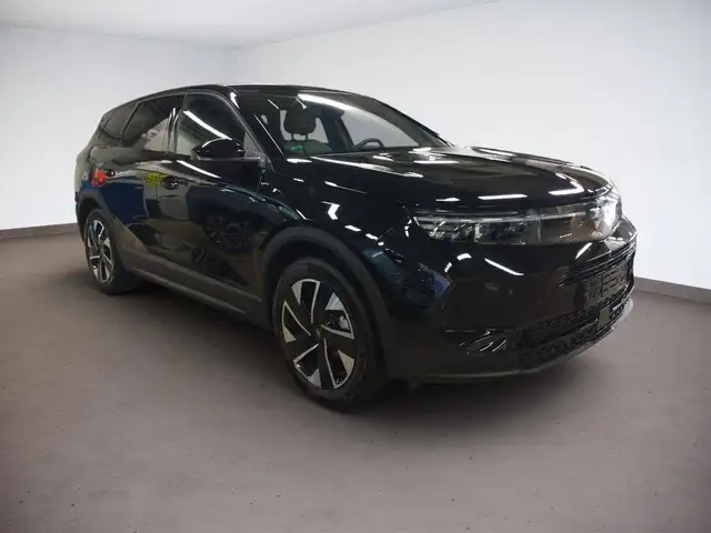 Opel Grandland view 2