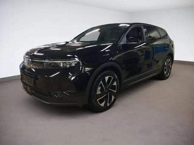 Opel Grandland view 3
