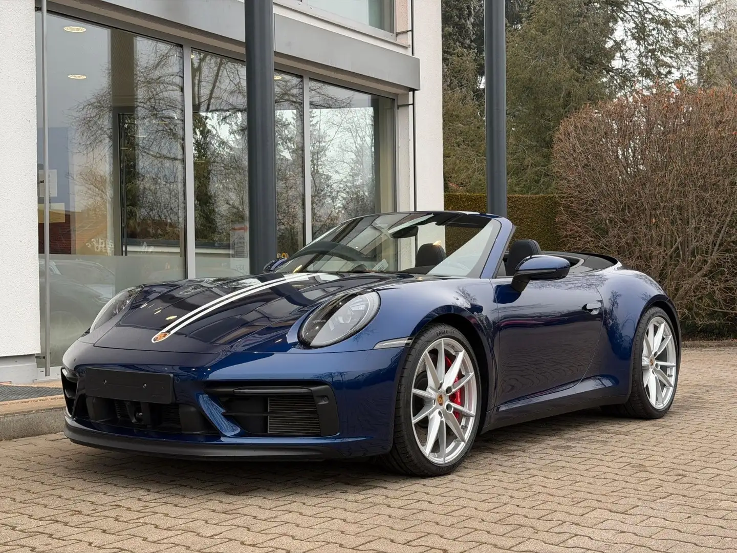Porsche 992 Carrera GTS Cabriolet / INNODRIVE / 360° Blau - 1