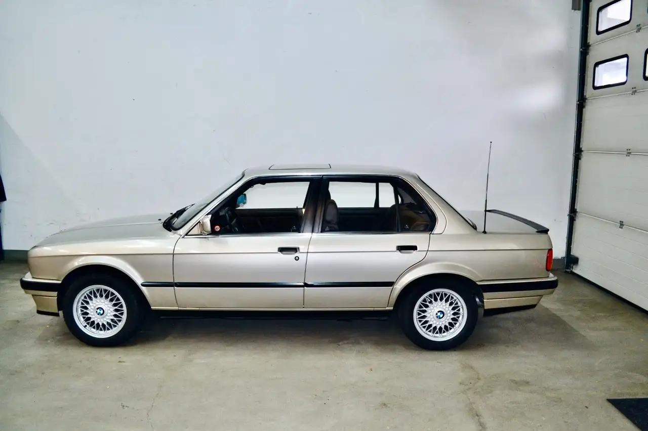 BMW 320 i Autom. H-Kennzeichen 1. Hand 25% Sperre SSD, foto 2