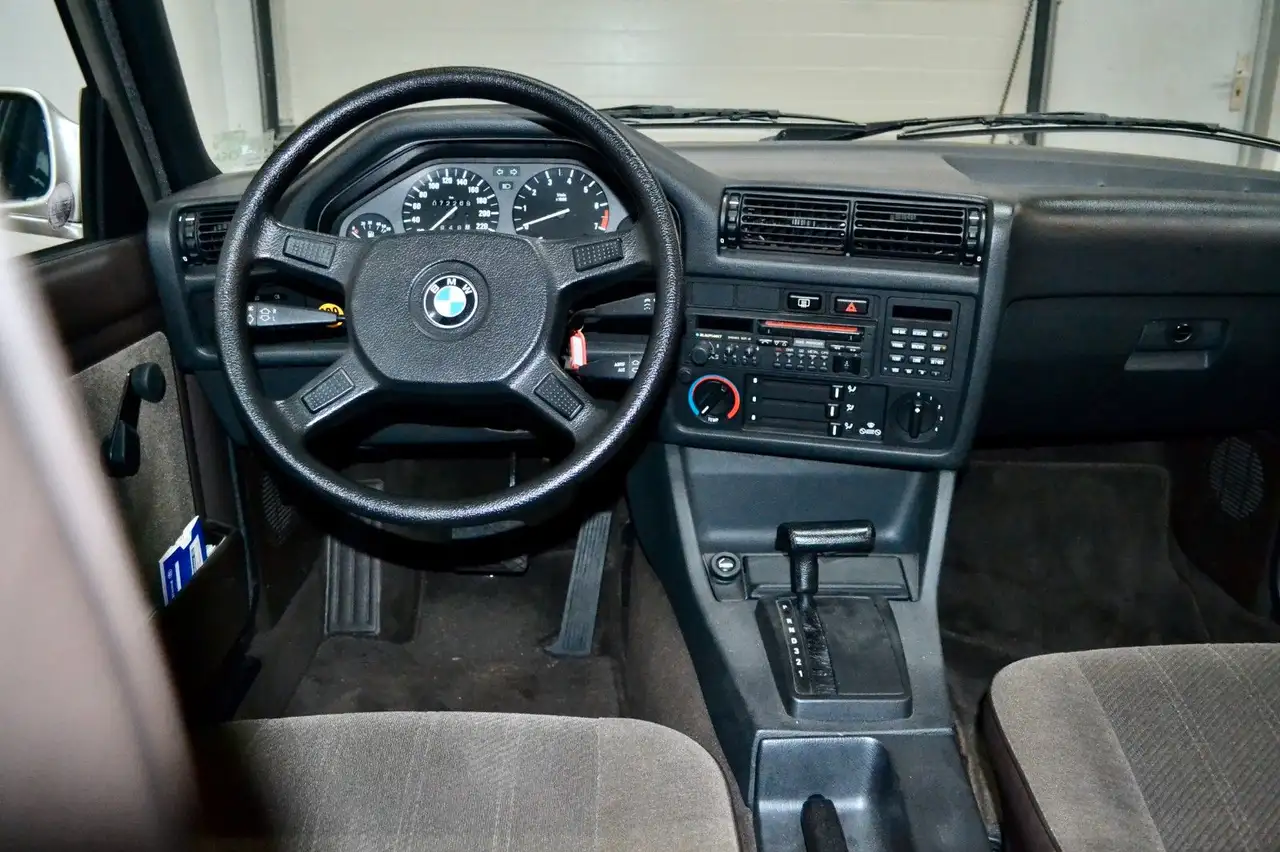 BMW 320 i Autom. H-Kennzeichen 1. Hand 25% Sperre SSD, foto 6