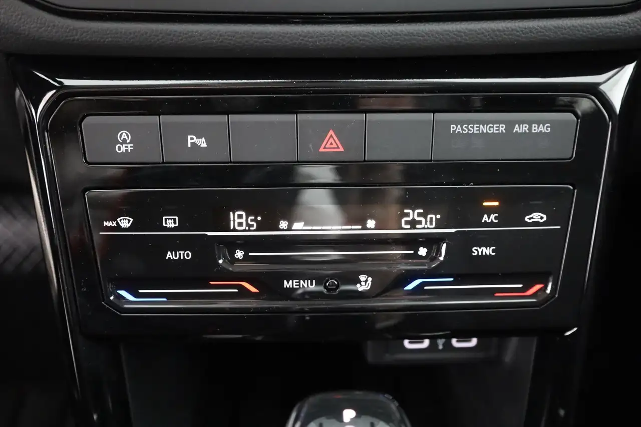 Volkswagen T-Cross 1.0 TSI DSG LED ACC Kamera 12