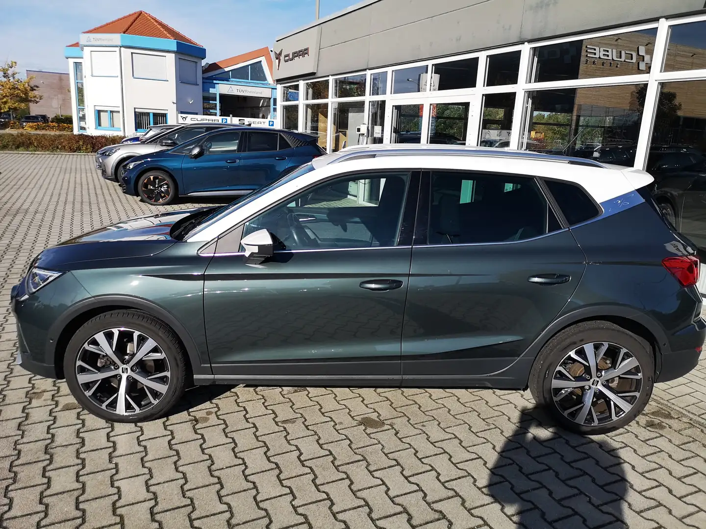 SEAT Arona Xperience 1.0TSI DSG LED ToterWinkel Parklenk Navi Grün - 2